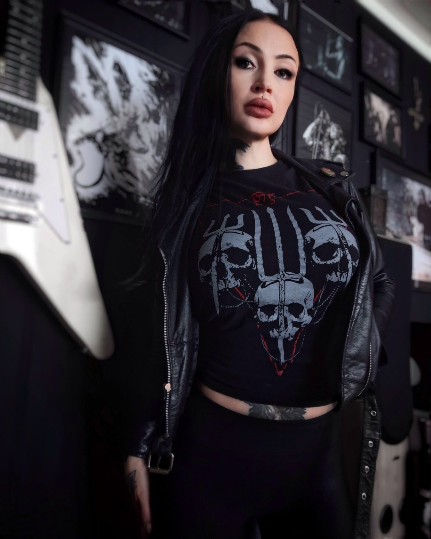 Trisul / trident / trishula skulls, deaths prayer - T-shirt