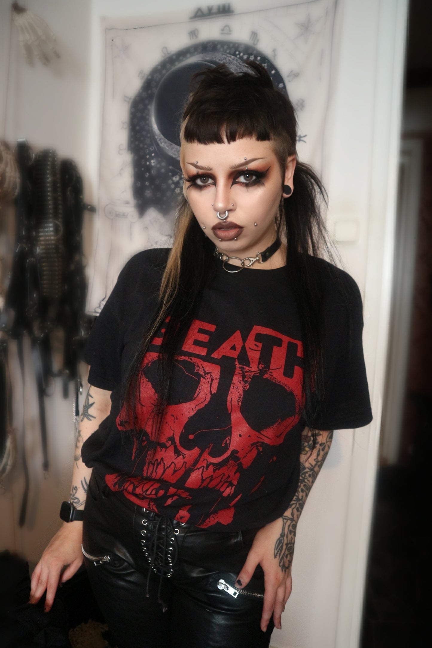 DEATH, anatomical skull, red version - T-shirt