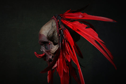 Skull mixed media sculpture "Red Chief Ruby lord" - SCULPTURE