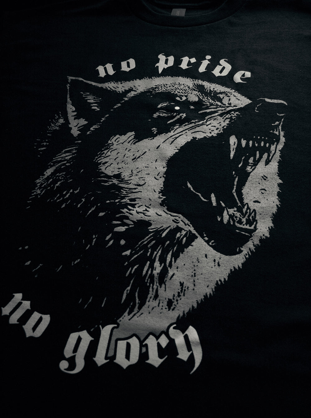 Wolf head, no pride no glory - T-shirt