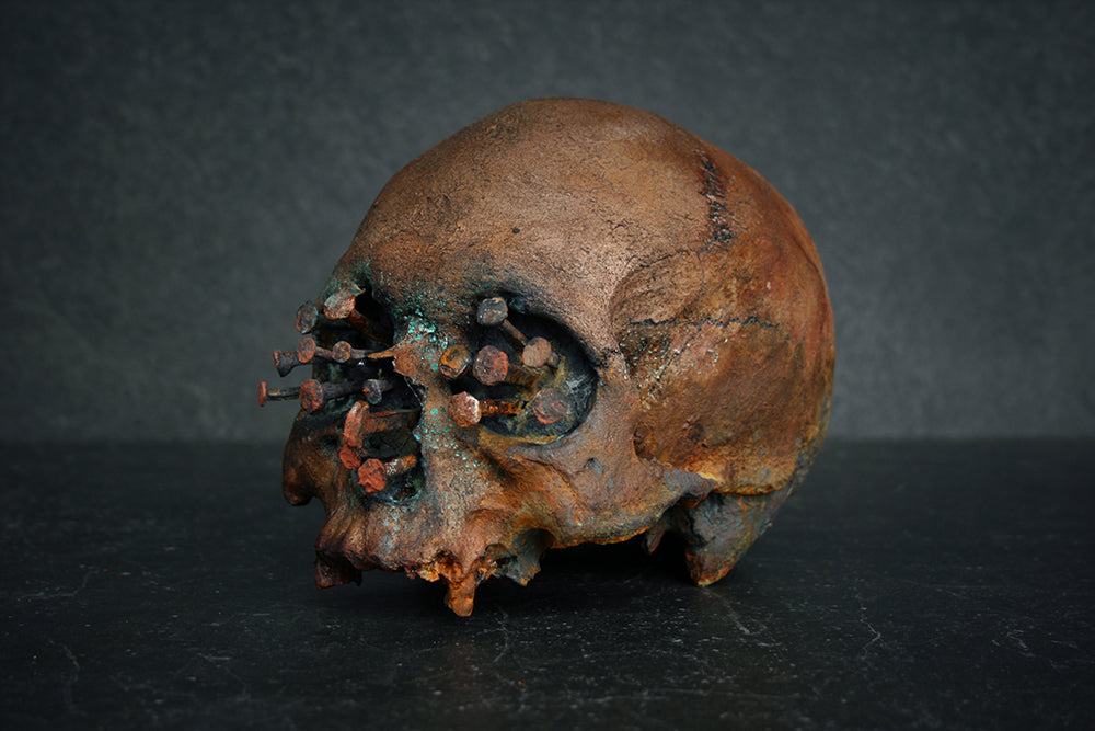 Skull mixed media sculpture "Rust nails green shade" - SCULPTURE