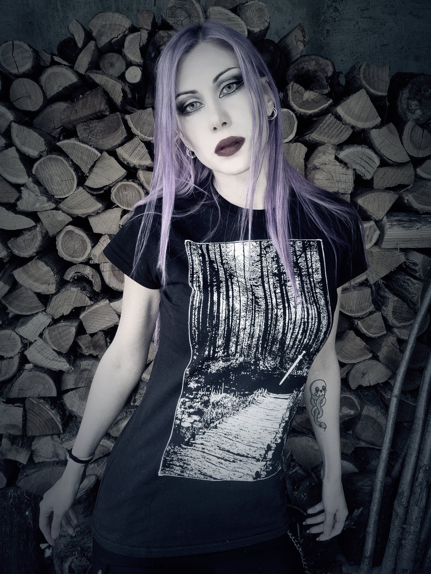 Asatru offerings rune tshirt - T-shirt female fitted