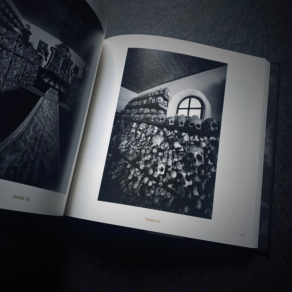 Moments of Silence, Miroslav Hlinka - BOOK