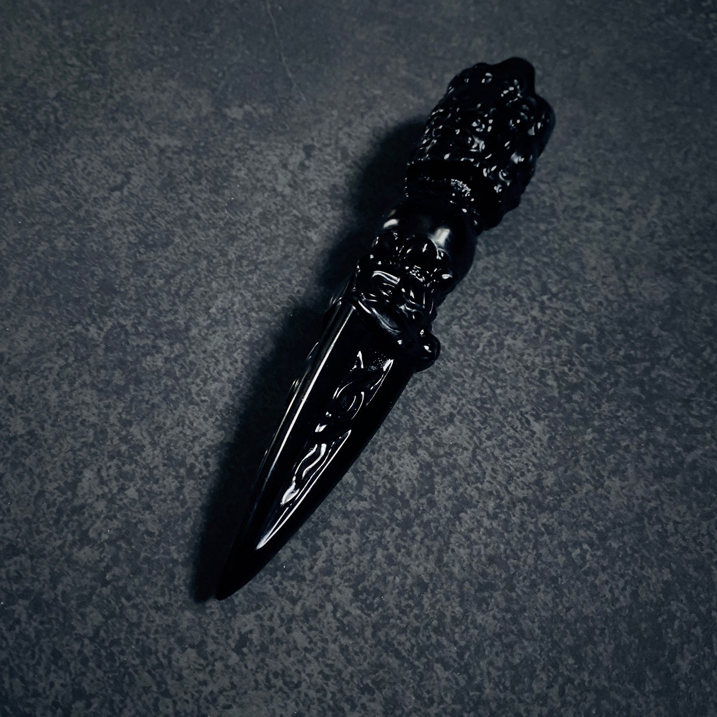Phurpa (phurba, kīla, kila) Tibetan ritual dagger in black obsidian - RITUAL ITEM