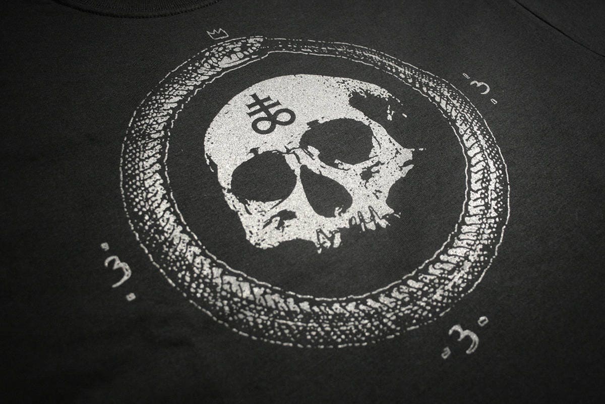 Ouroboros, king snake with Leviathan cross - T-shirt