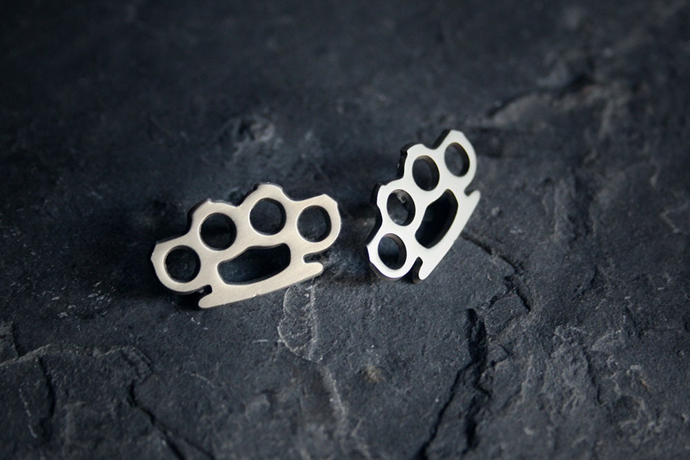Knuckle duster PIN