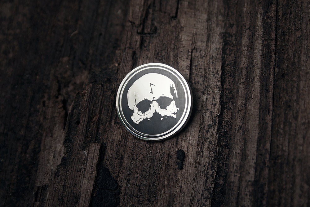 Skull rune smaller version pin, Eihwaz rune - PIN