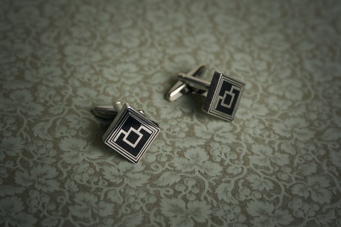 Black lodge, owl cave symbol - Cufflinks