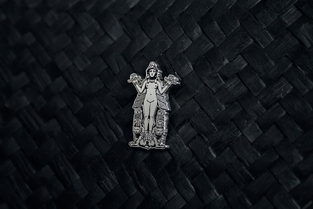Inanna / Ishtar / Ereshkigal / Lilith, dark mother and goddess of the night - PIN