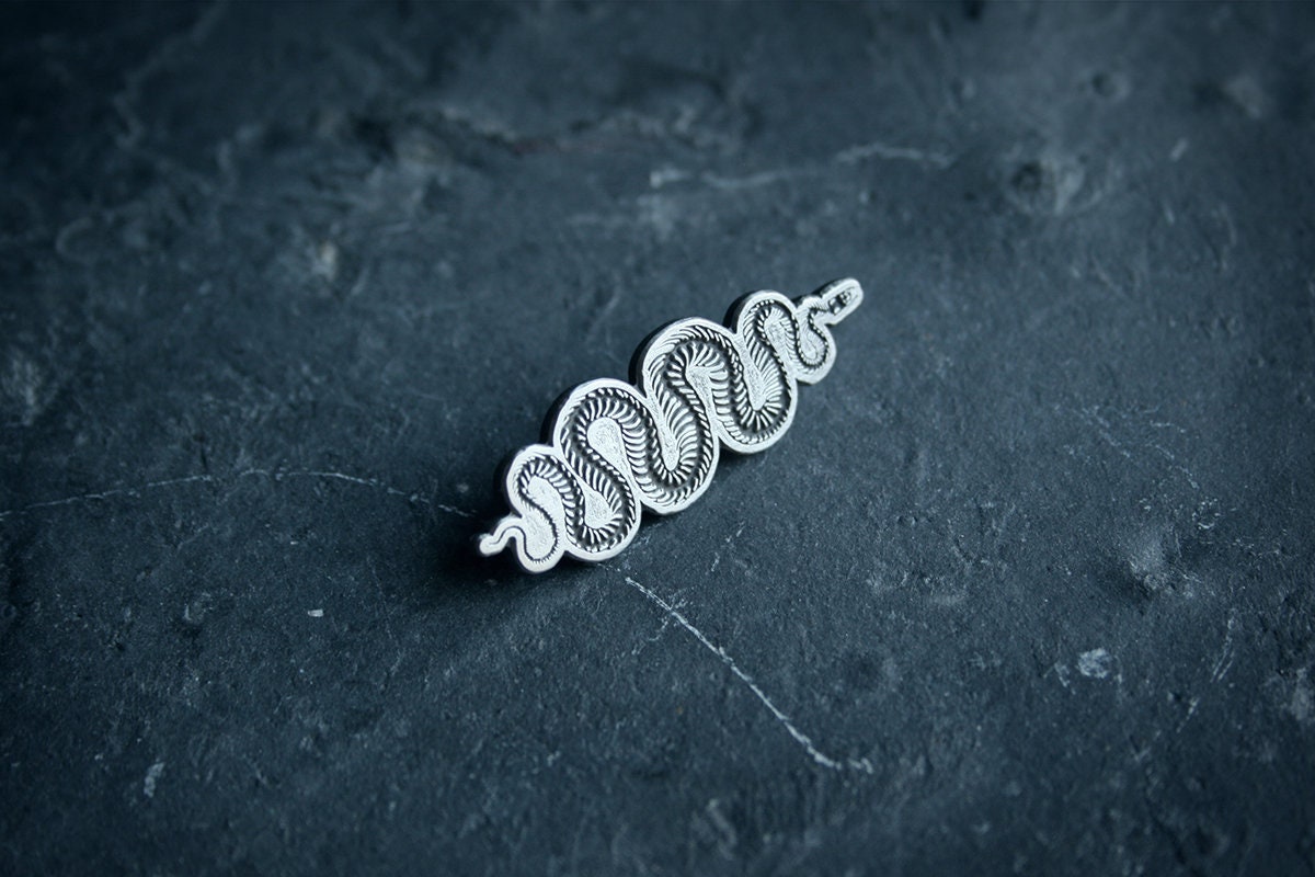 Black snake skeleton - PIN