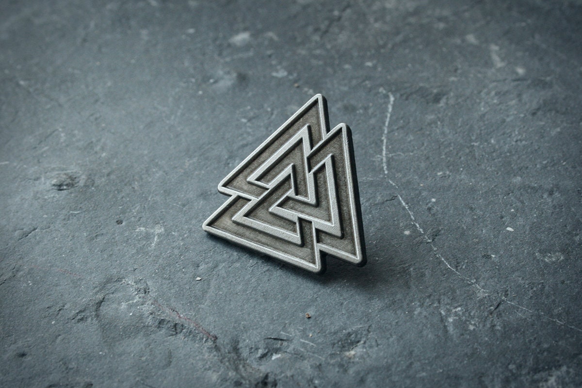 Valknut, thin dark triple version - PIN