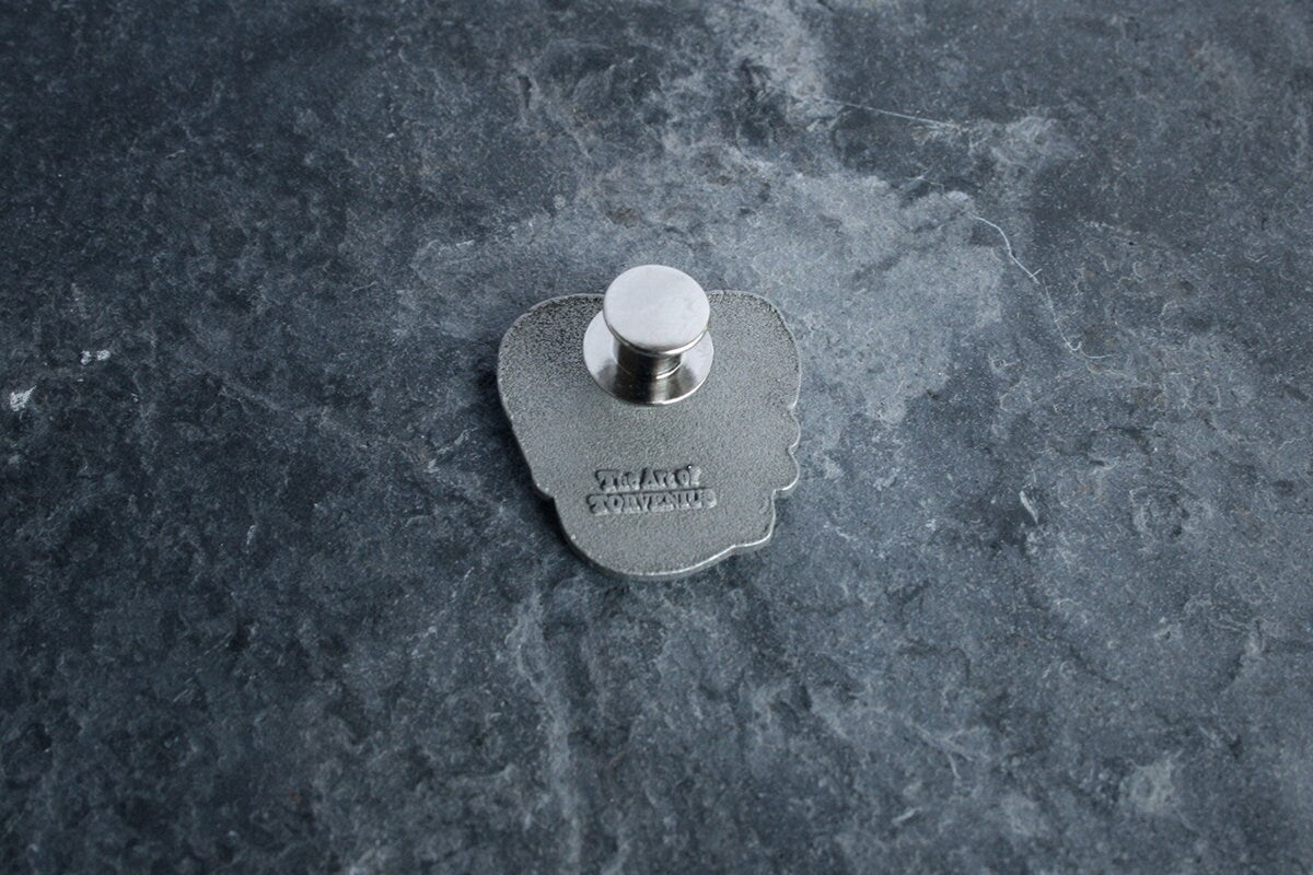 Triple animal knot, smiss stone - PIN