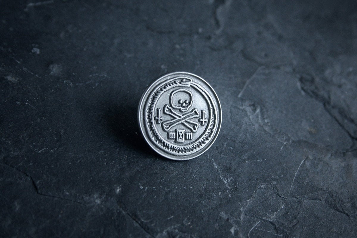 Ouroboros and skull, memento mori, antique version - PIN