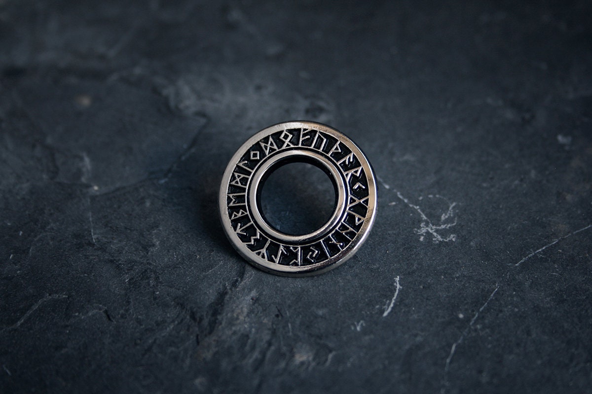 Elder futhark runes, circle - PIN