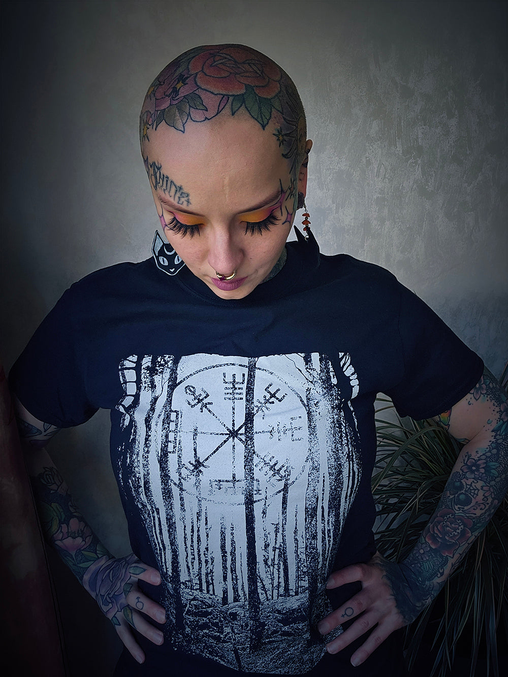 Vegvisir, Vegvisír, scandinavian forest - T-shirt female fitted