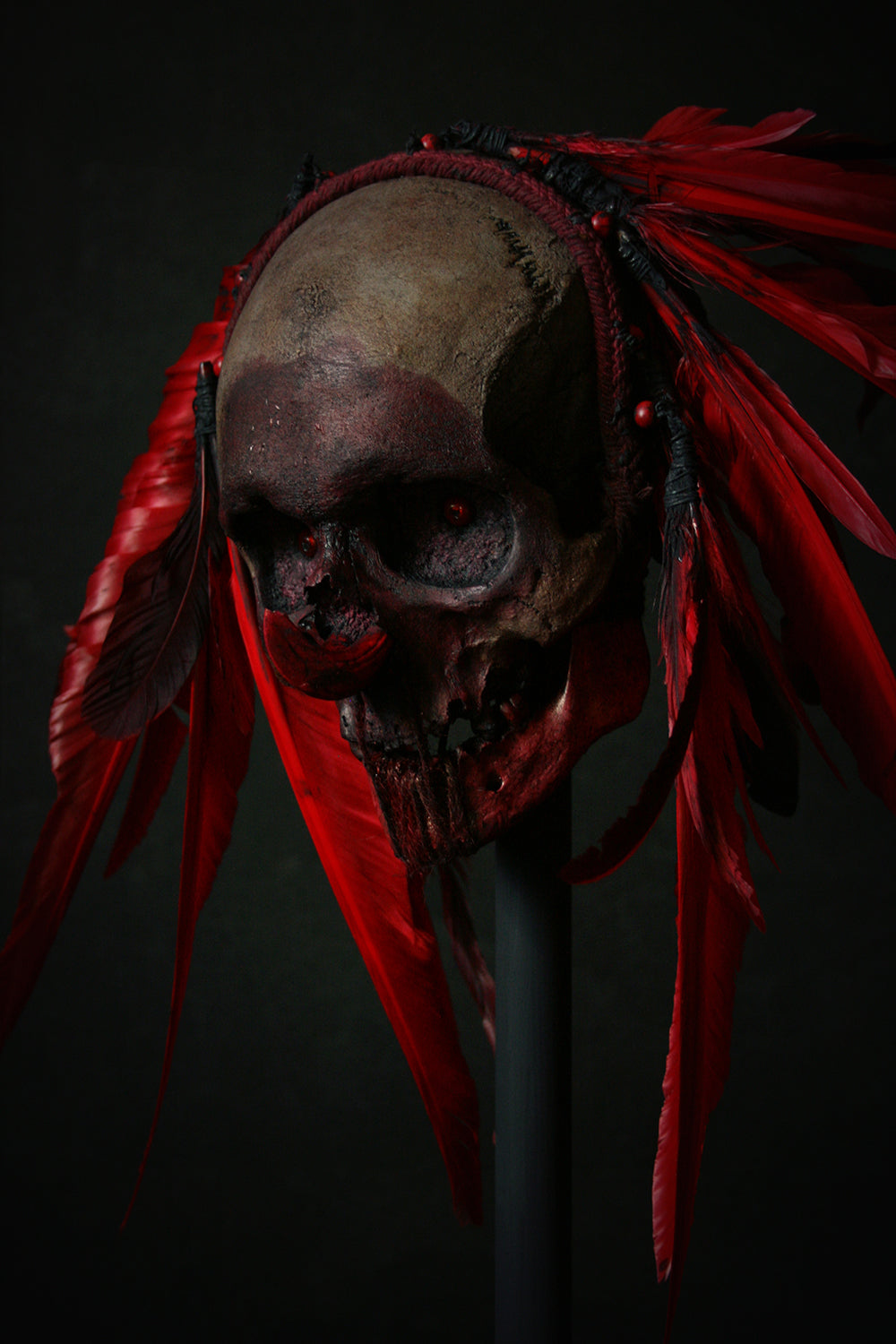 Skull mixed media sculpture "Red Chief Ruby lord" - SCULPTURE