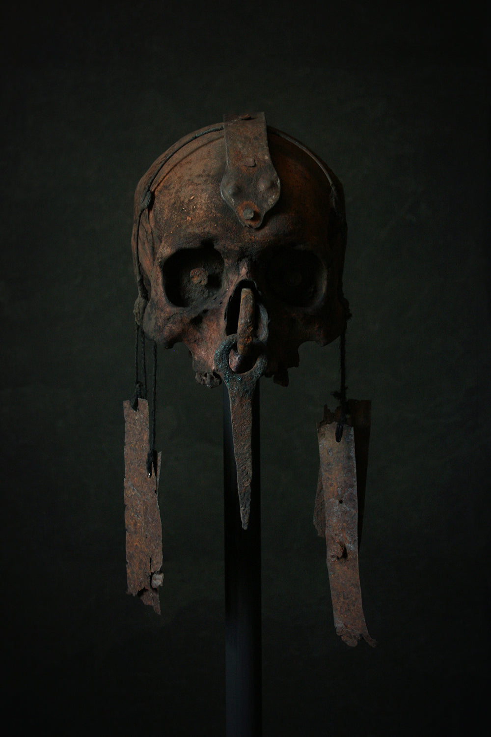 Skull mixed media sculpture "Sacred spirit guardian Rankh-ahrt-tep" - SCULPTURE