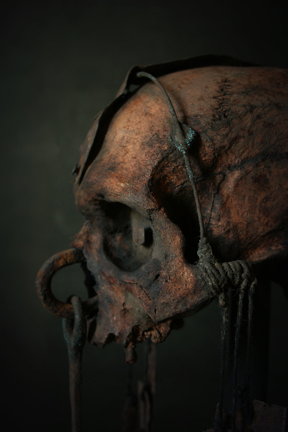 Skull mixed media sculpture "Sacred spirit guardian Rankh-ahrt-tep" - SCULPTURE
