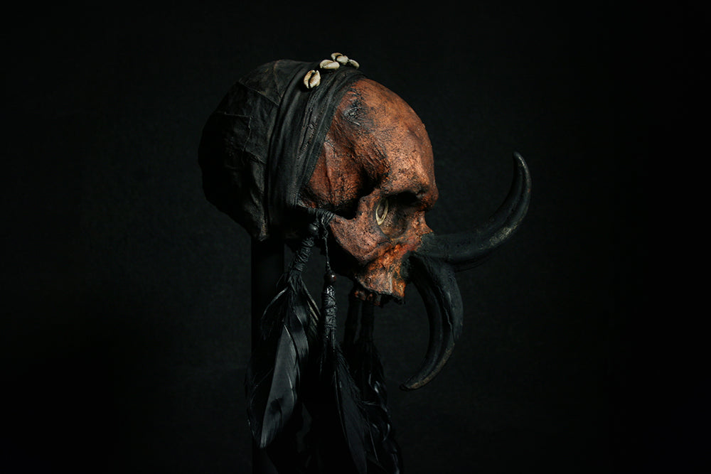 Skull mixed media sculpture "Double beak chieftan Akkar-noh" - SCULPTURE