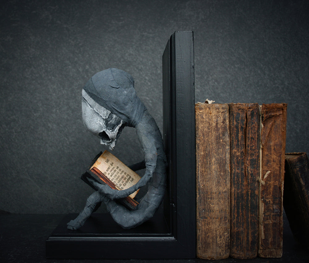 Sculpture bookend "Sarah the reader" - mixed media sculpture