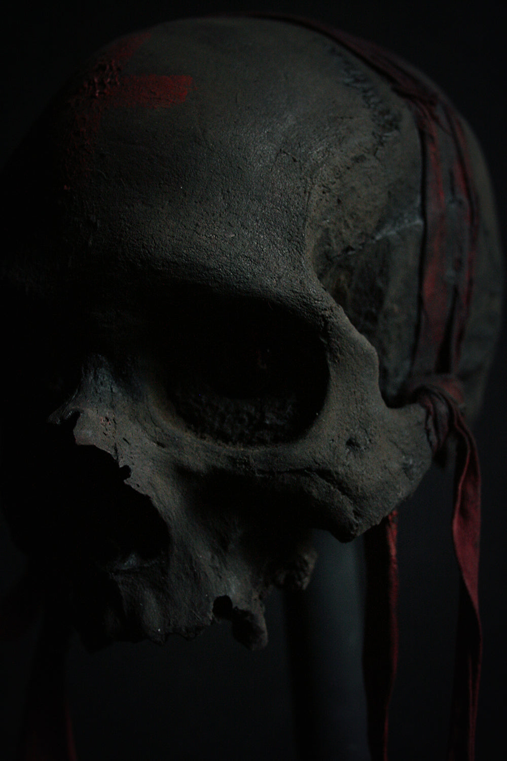 Skull mixed media sculpture "Voodoo spirit Randh, the watcher" - SCULPTURE