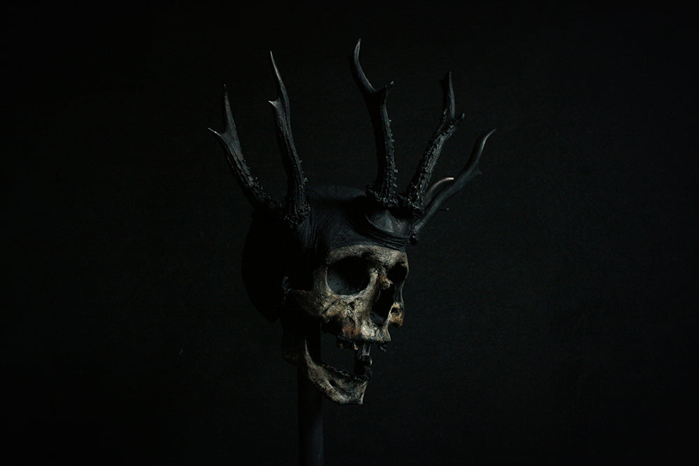 Skull mixed media sculpture "Shadow king Wrathr" - SCULPTURE
