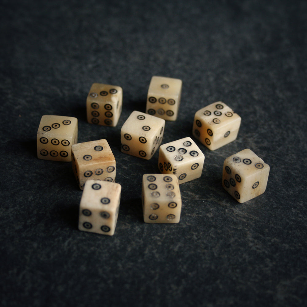 Bone dice 6 sides, made after a model from the Viking age - RITUAL ITEM