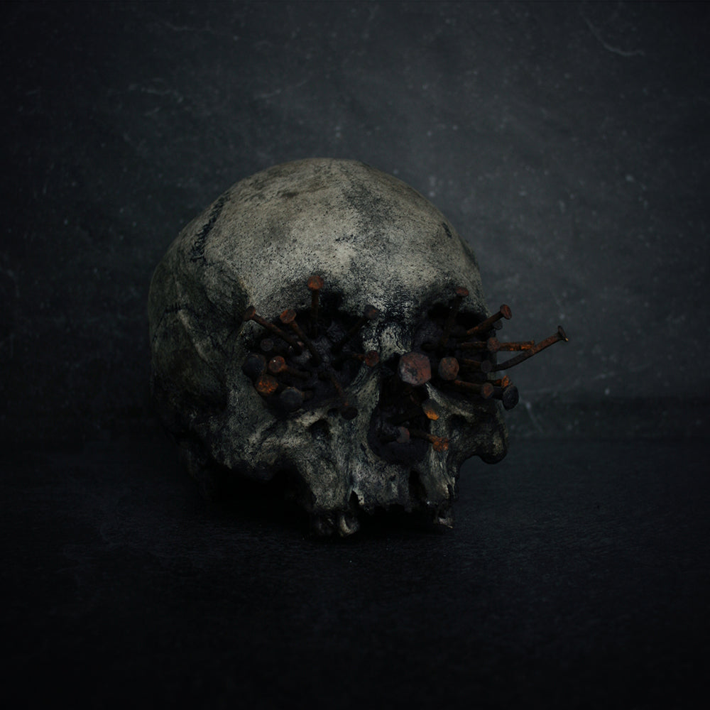 Skull mixed media sculpture "Voodoo nails A" - SCULPTURE