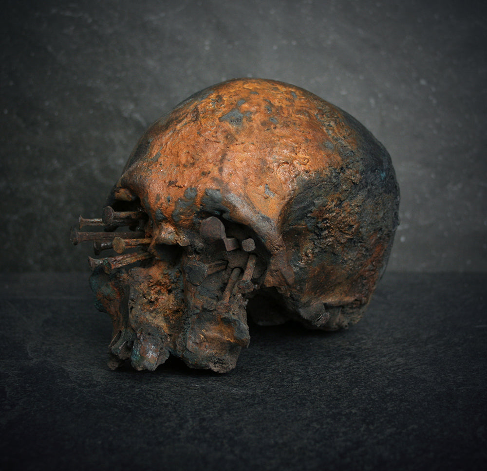 Skull mixed media sculpture "Voodoo nails B" - SCULPTURE