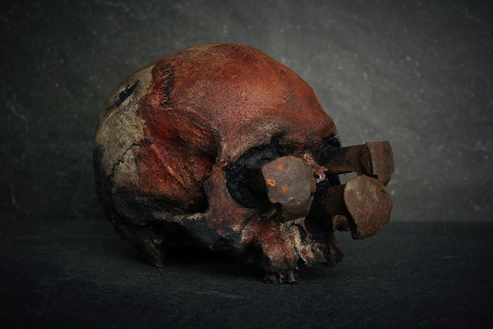 Skull mixed media sculpture "Rust nail viiii" - SCULPTURE