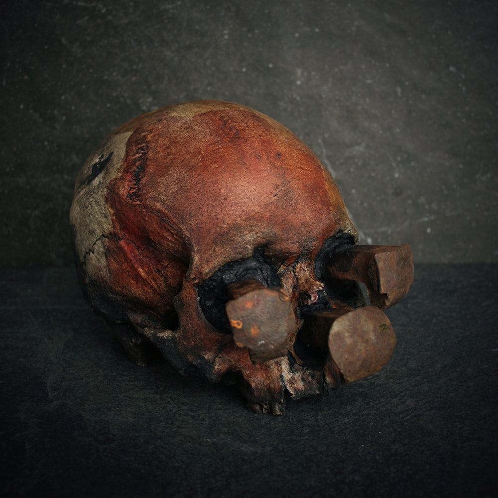 Skull mixed media sculpture "Rust nail viiii" - SCULPTURE