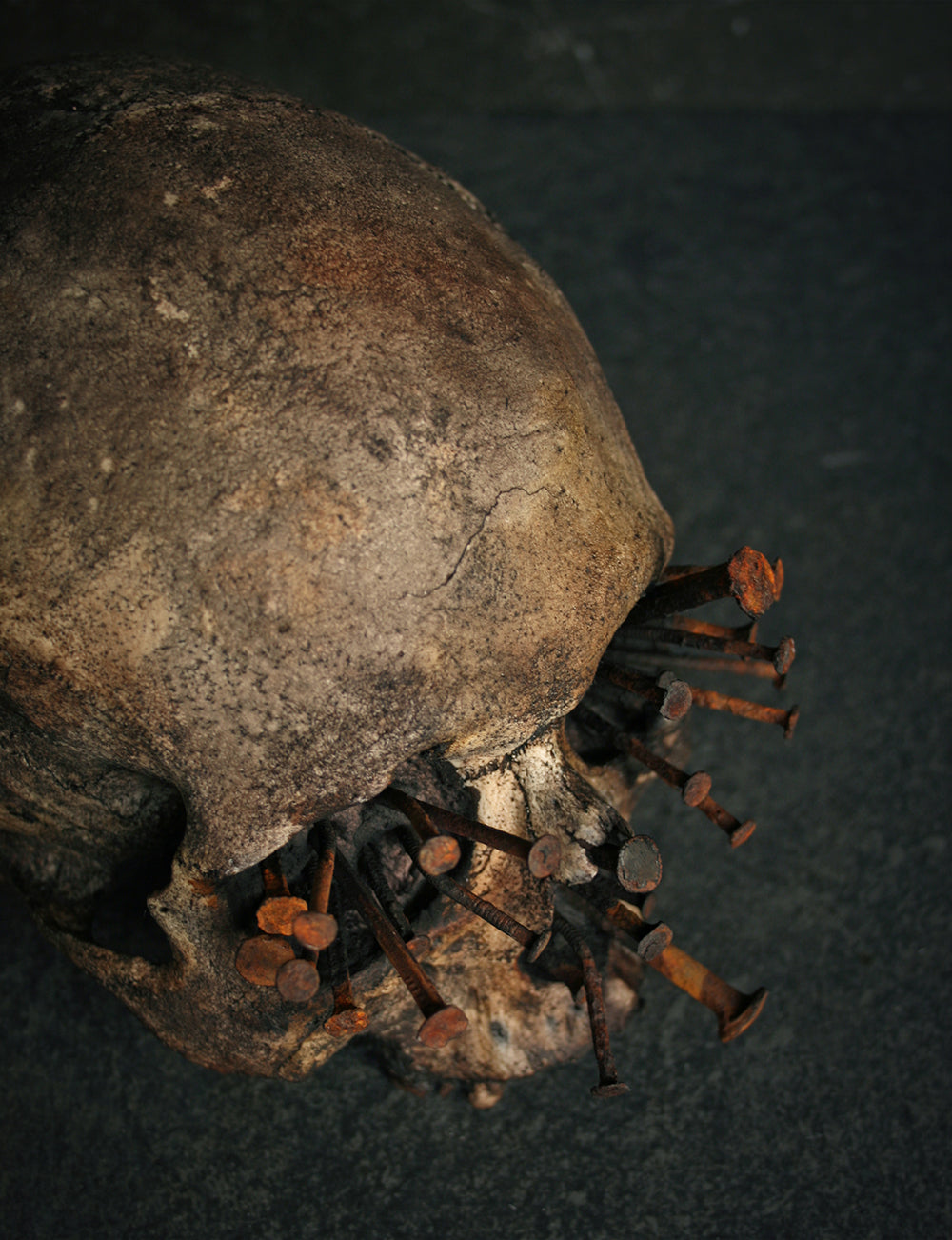 Skull mixed media sculpture "Voodoo nails C" - SCULPTURE