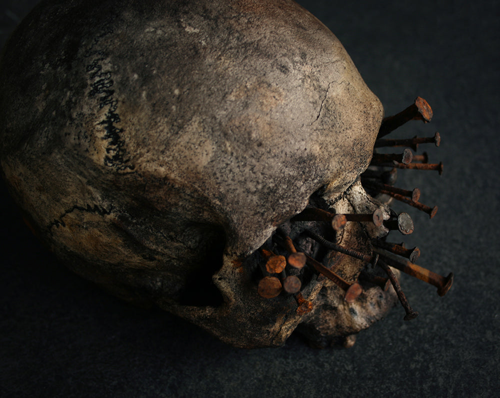 Skull mixed media sculpture "Voodoo nails C" - SCULPTURE