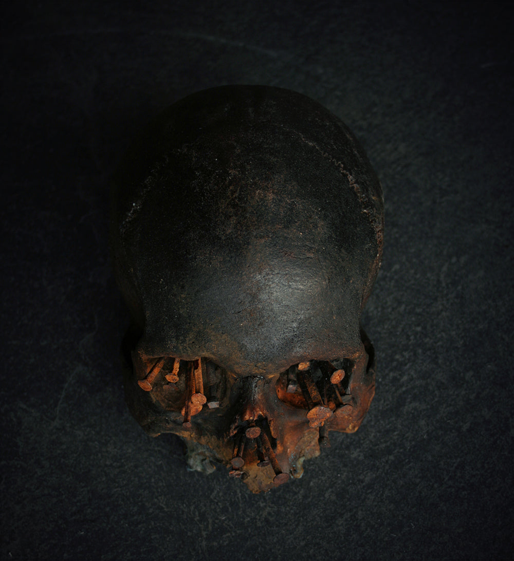 Skull mixed media sculpture "Voodoo nails D" - SCULPTURE