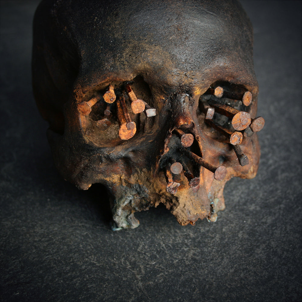 Skull mixed media sculpture "Voodoo nails D" - SCULPTURE