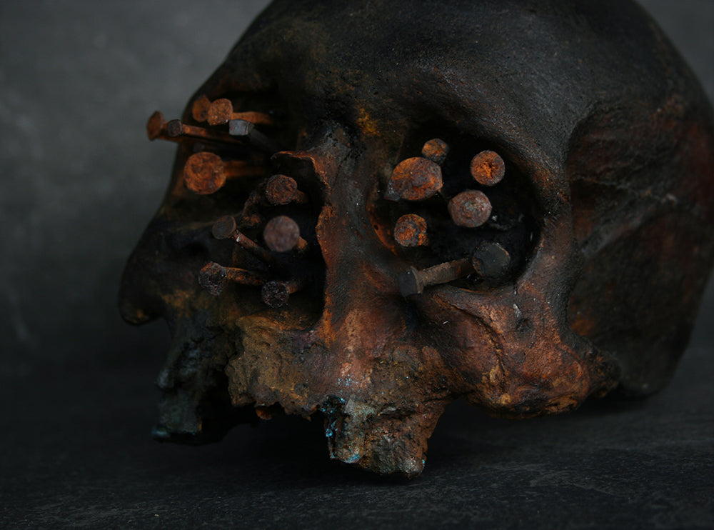 Skull mixed media sculpture "Voodoo nails D" - SCULPTURE