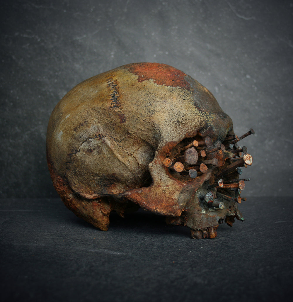 Skull mixed media sculpture "Voodoo nails E" - SCULPTURE