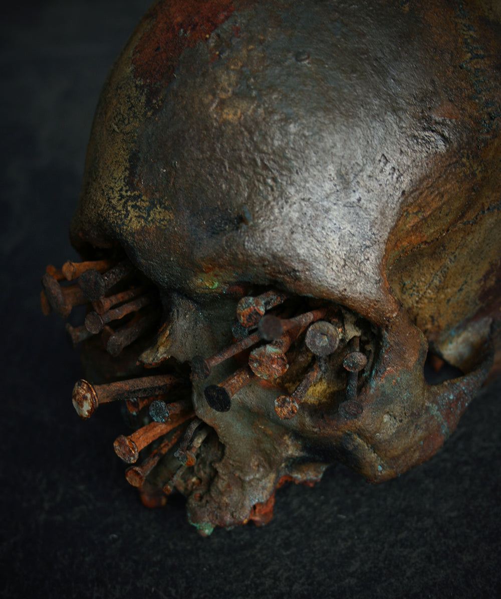 Skull mixed media sculpture "Voodoo nails E" - SCULPTURE