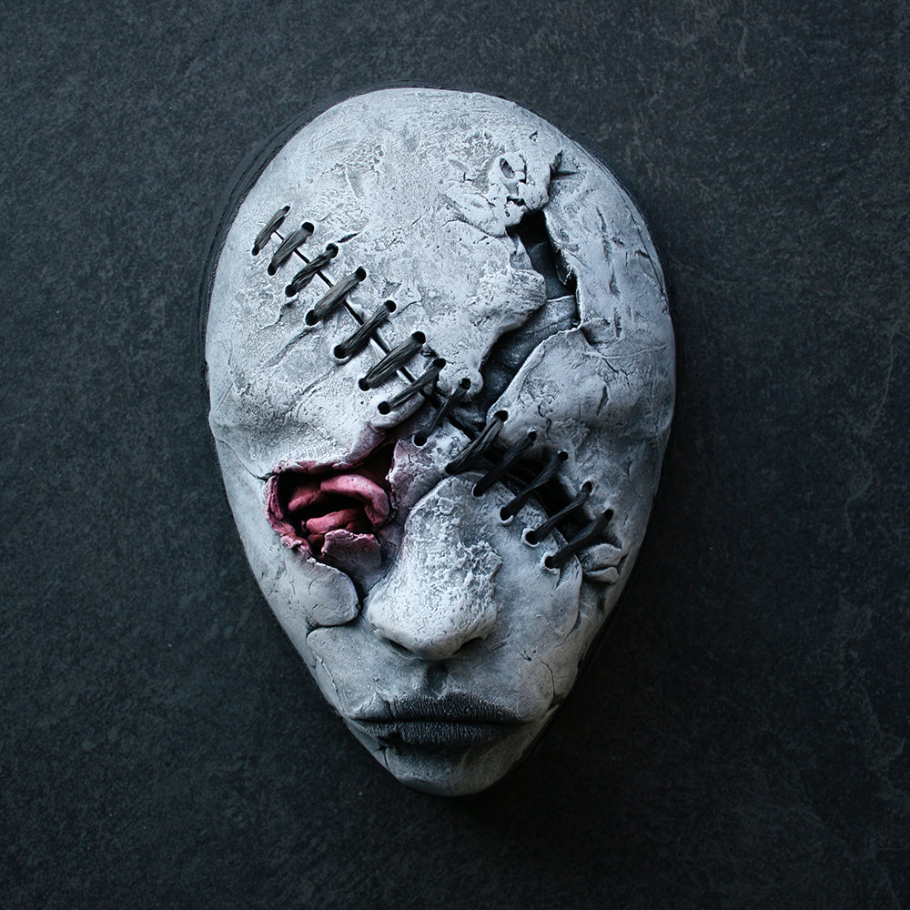 Ceramic sculpture mask "Meat eye w long stitch" - SCULPTURE