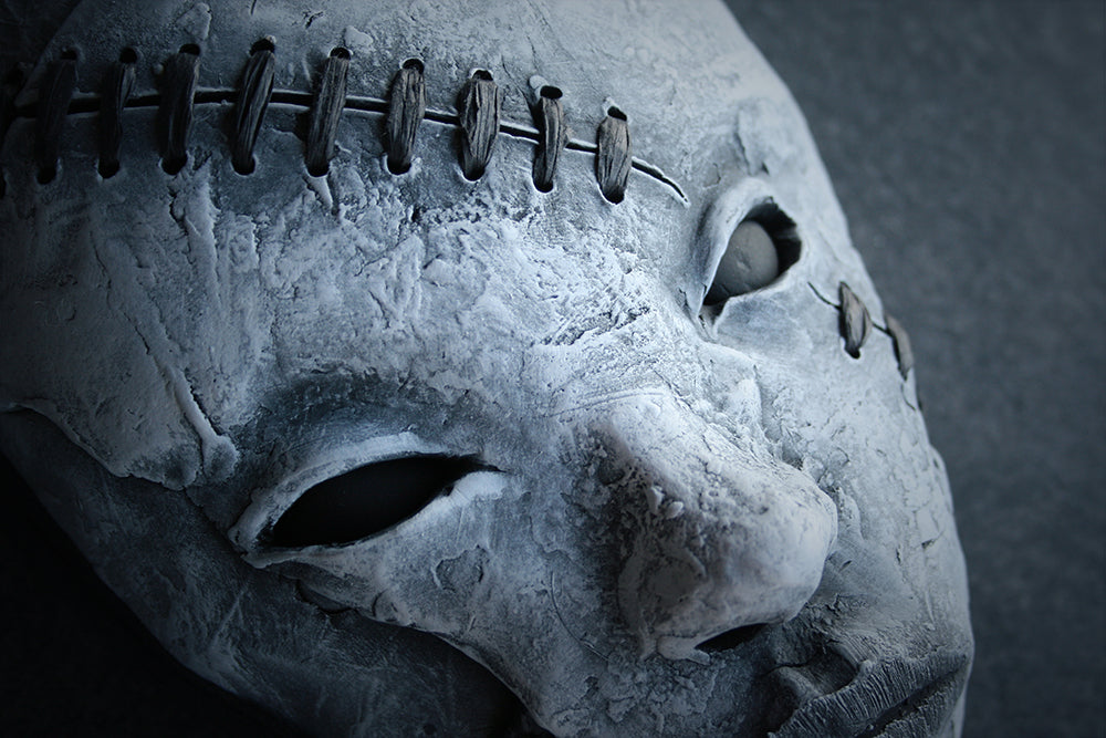 Ceramic sculpture mask "Diagonal stitch I" - SCULPTURE