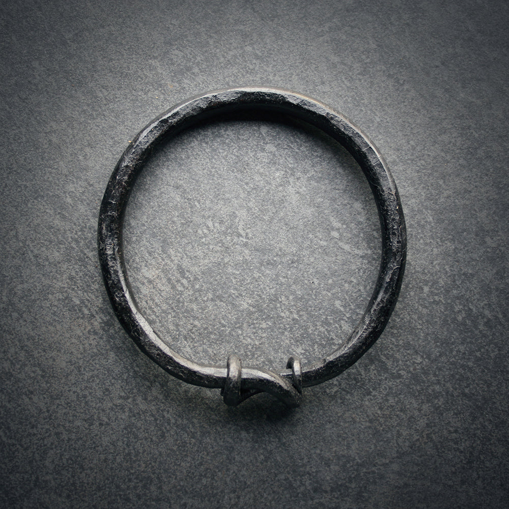 Handforged IRON eternal knot ring - RITUAL ITEM