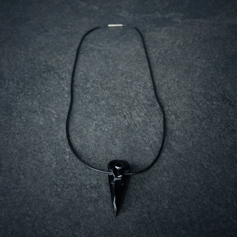 Raven skull in shiny obsidian - NECKLACE