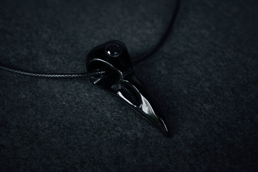 Raven skull in shiny obsidian - NECKLACE