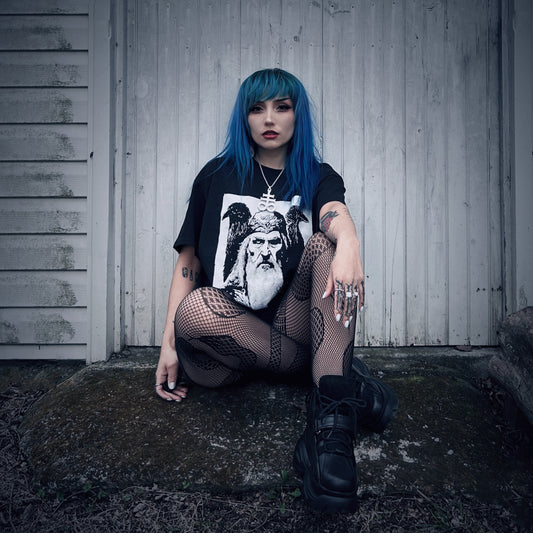 Odin with his 2 ravens Hugin and Munin - T-shirt