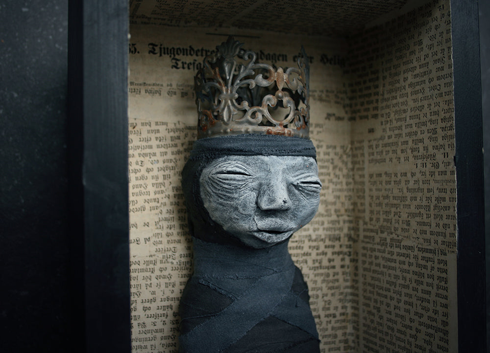Sculpture "Stillborn king" - mixed media sculpture