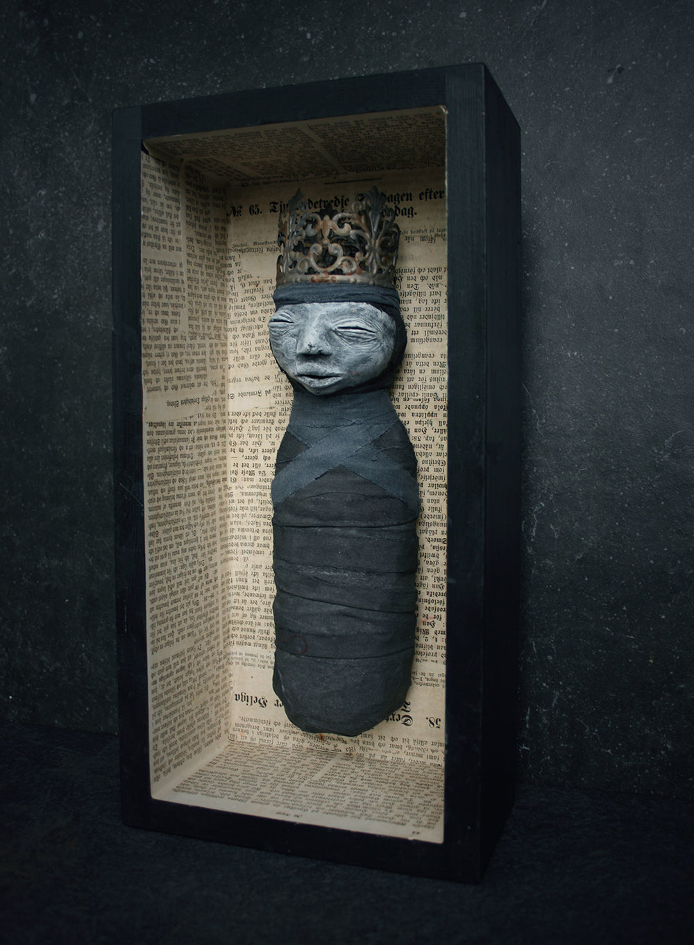 Sculpture "Stillborn king" - mixed media sculpture