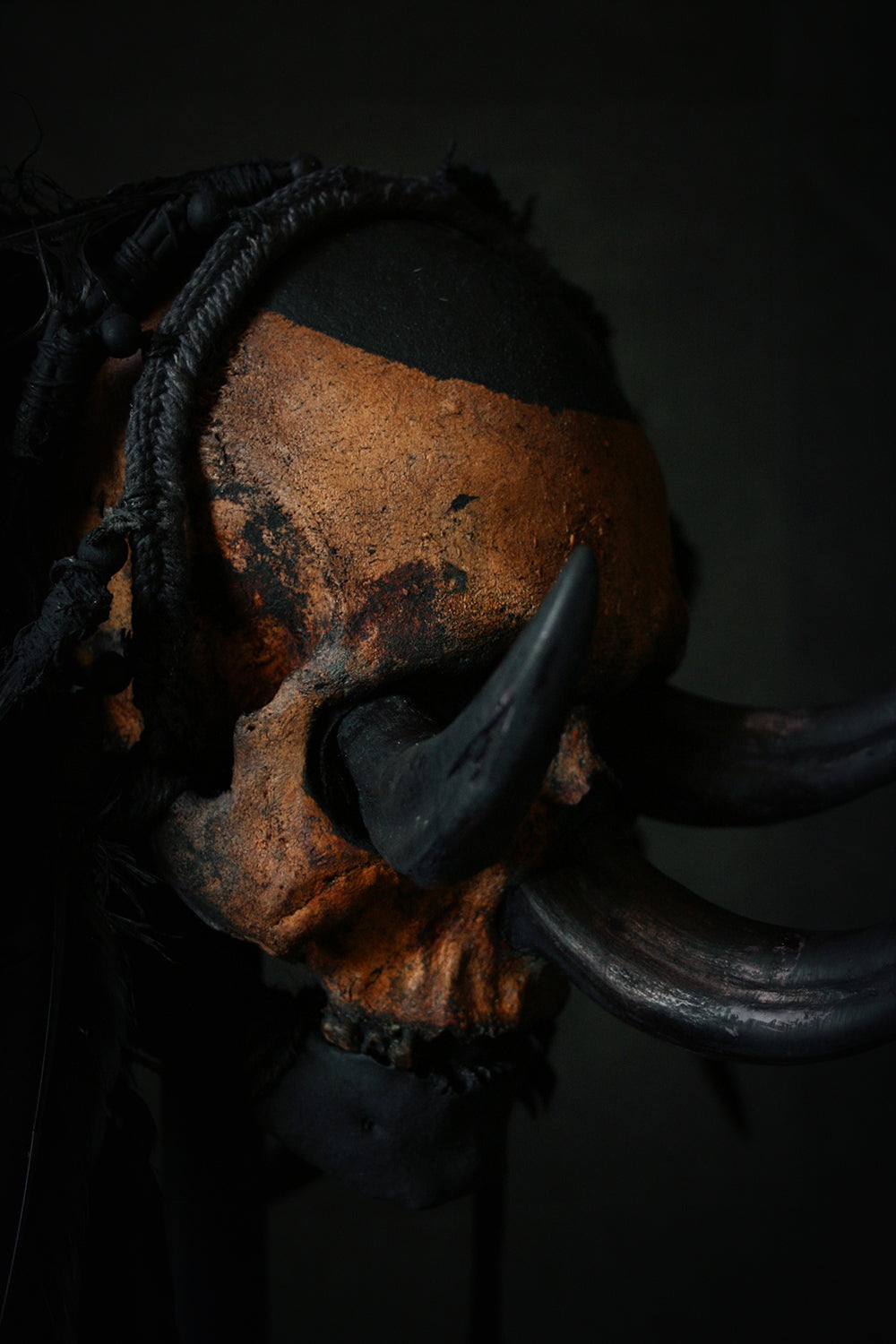Skull mixed media sculpture "Black Chief Khaal" - SCULPTURE
