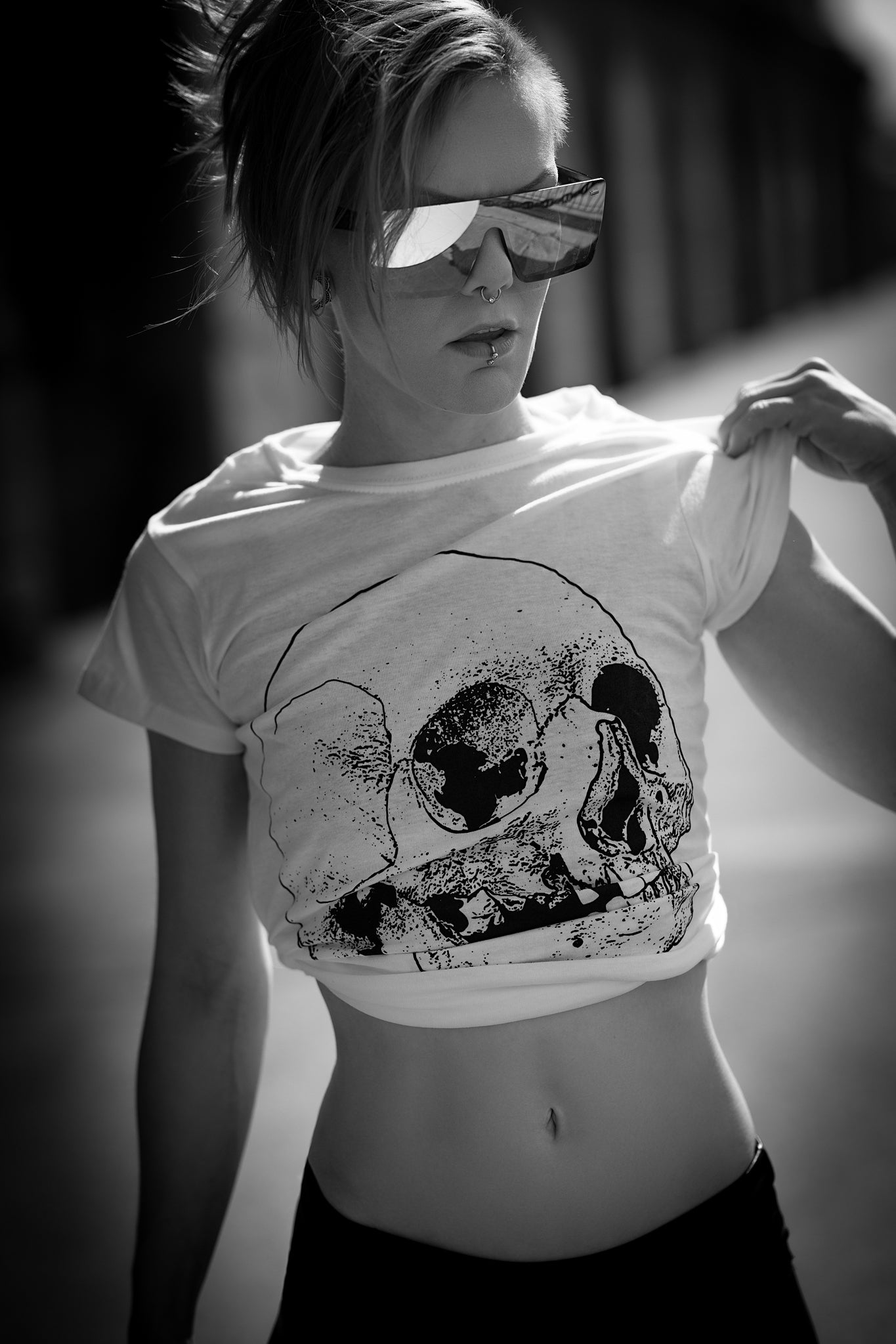 Oversize human skull - WHITE T-shirt female fitted