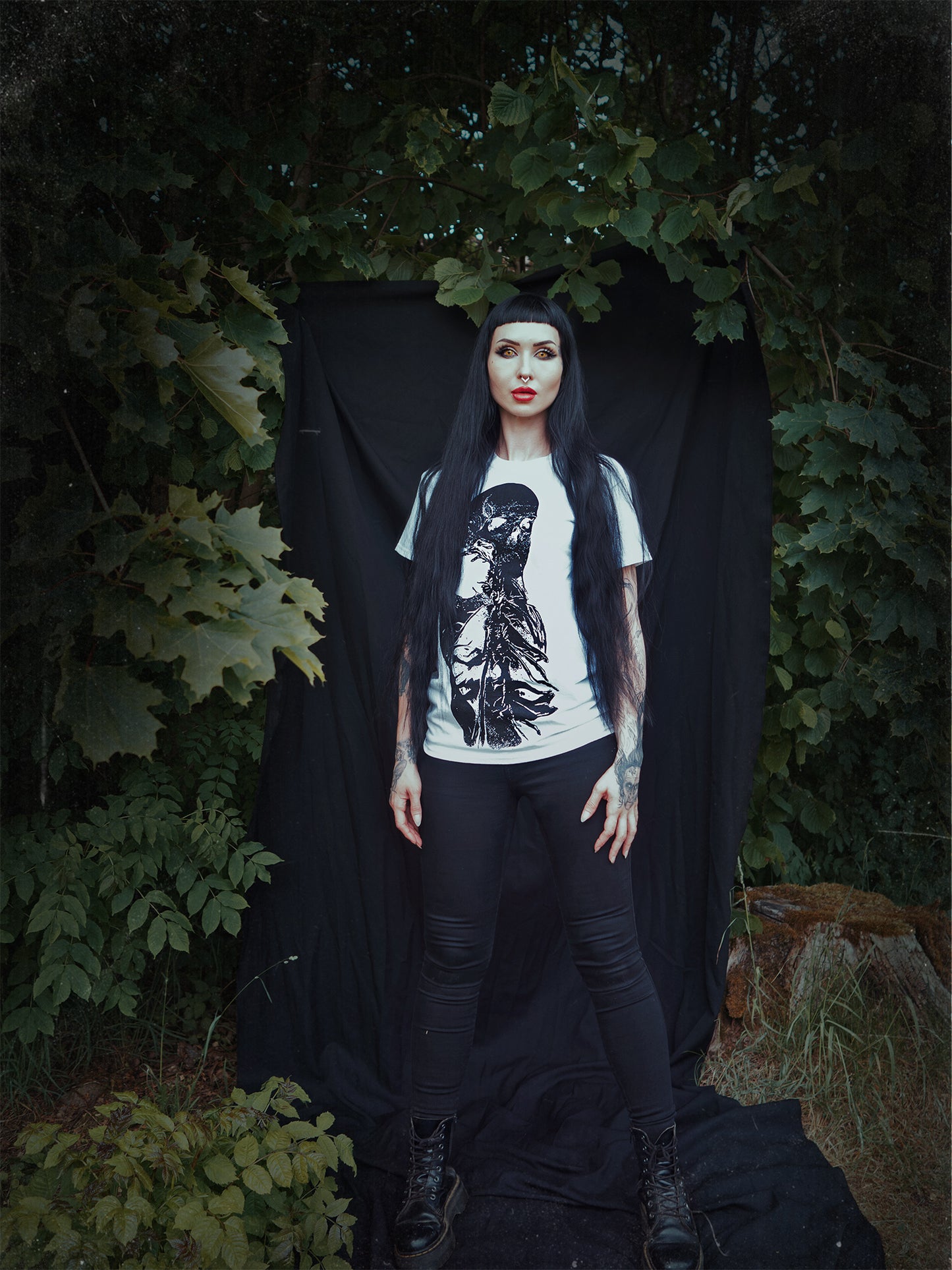 Black skeleton torso - WHITE T-shirt