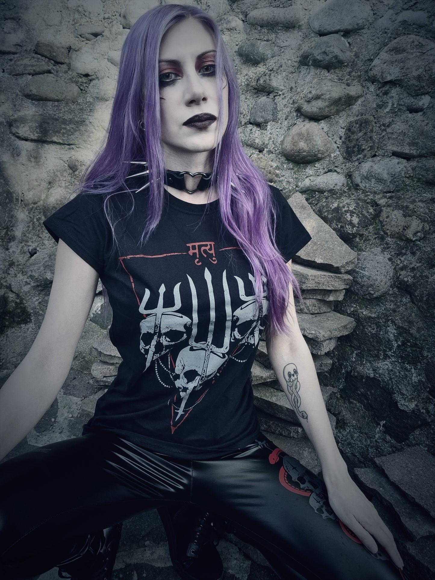 Trisul / trident / trishula skulls - deaths prayer - T-shirt female fitted